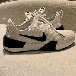Nike Tennis Shoes